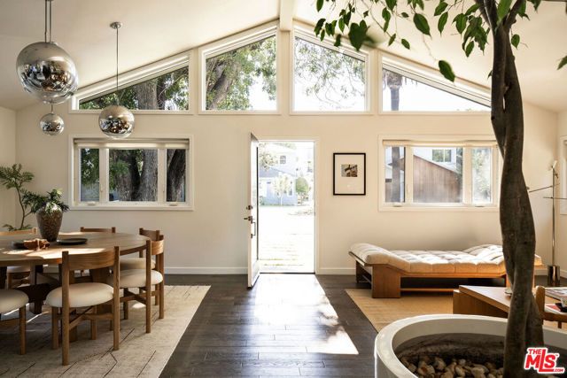 3758 Barry Avenue, Los Angeles, CA 90066