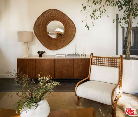 3758 Barry Avenue, Los Angeles, CA 90066