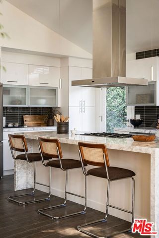 3758 Barry Avenue, Los Angeles, CA 90066