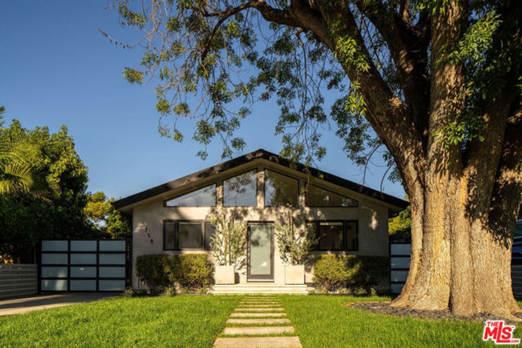 3758 Barry Avenue, Los Angeles, CA 90066