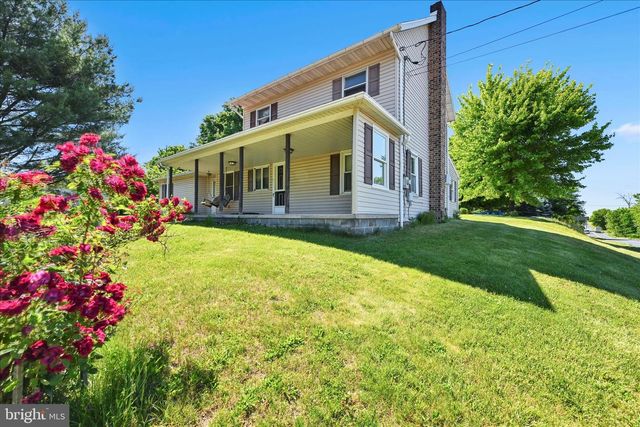 5235 FOUR POINT RD, Bethel, PA 19507