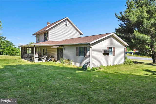 5235 FOUR POINT RD, Bethel, PA 19507