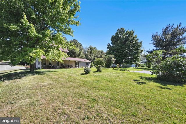 5235 FOUR POINT RD, Bethel, PA 19507