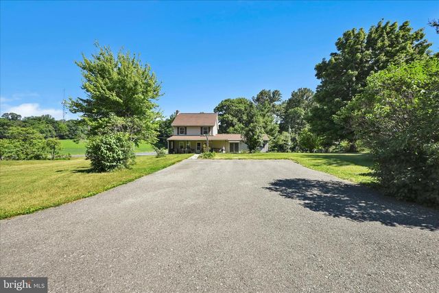 5235 FOUR POINT RD, Bethel, PA 19507