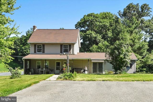 5235 FOUR POINT RD, Bethel, PA 19507