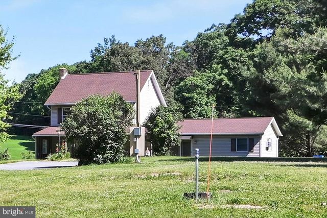 5235 FOUR POINT RD, Bethel, PA 19507