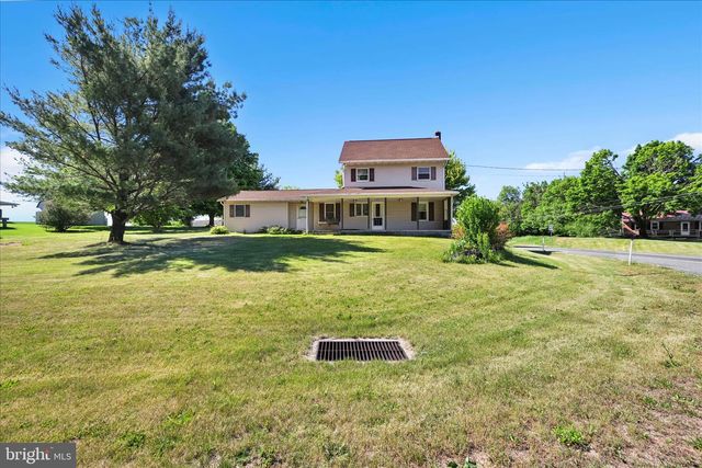 5235 FOUR POINT RD, Bethel, PA 19507