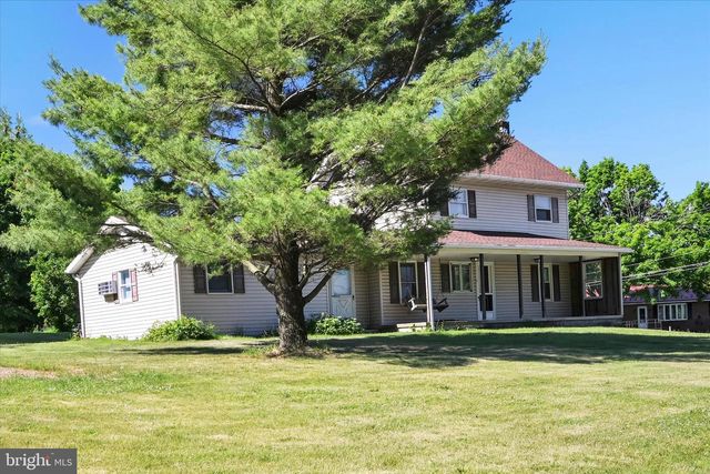5235 FOUR POINT RD, Bethel, PA 19507