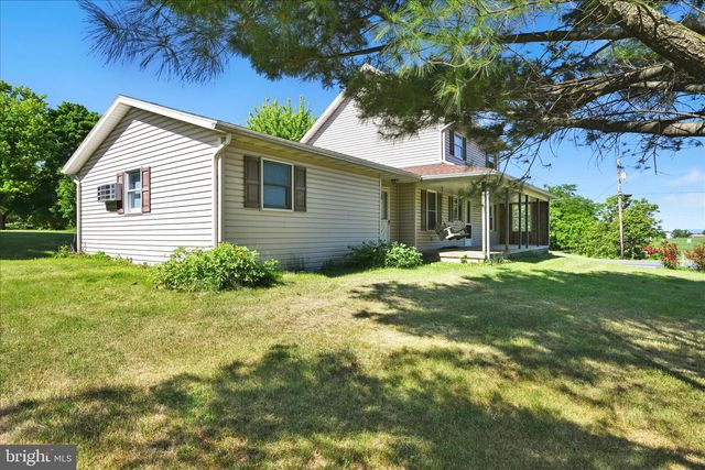 5235 FOUR POINT RD, Bethel, PA 19507