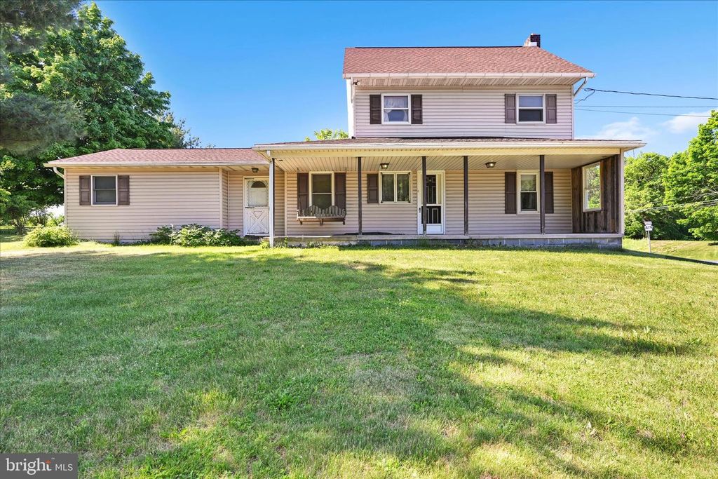 5235 FOUR POINT RD, Bethel, PA 19507