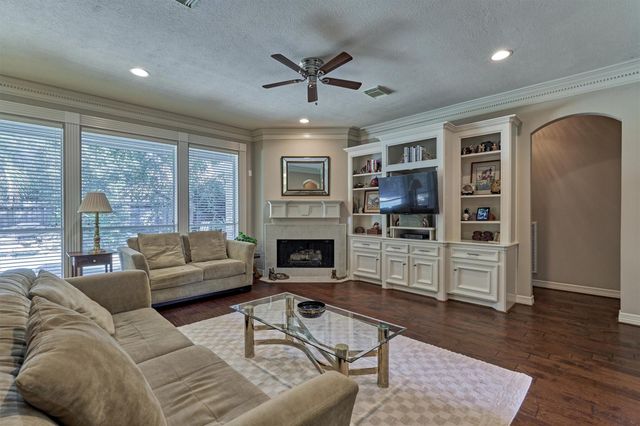 14 Clarion Ridge, The Woodlands, TX 77382