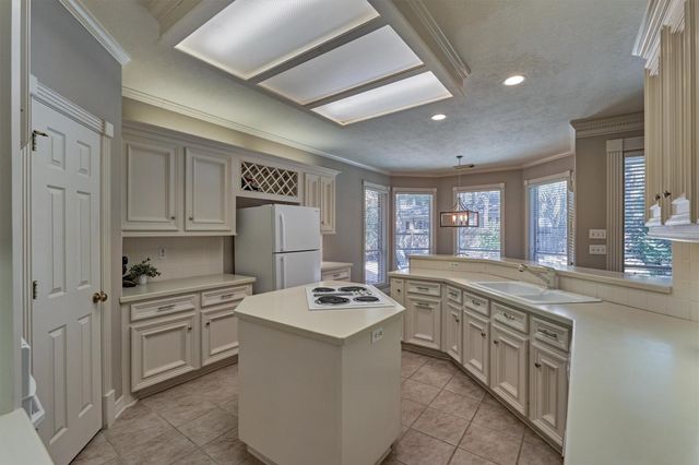 14 Clarion Ridge, The Woodlands, TX 77382