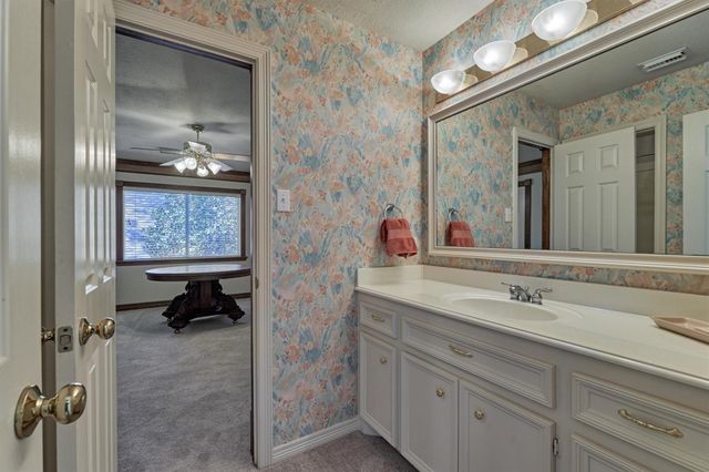 14 Clarion Ridge, The Woodlands, TX 77382