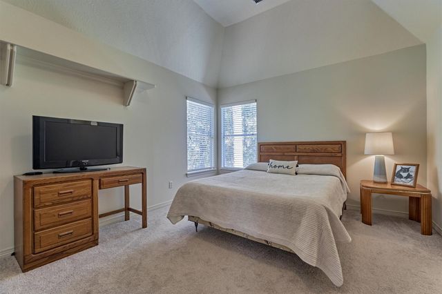 14 Clarion Ridge, The Woodlands, TX 77382