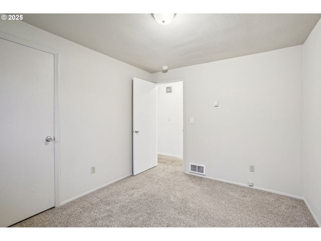 2313 Ne 156TH Ave, Vancouver, WA 98684