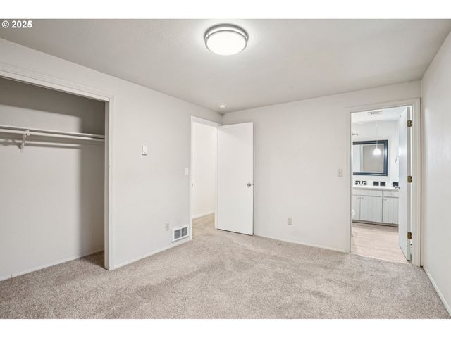 2313 Ne 156TH Ave, Vancouver, WA 98684