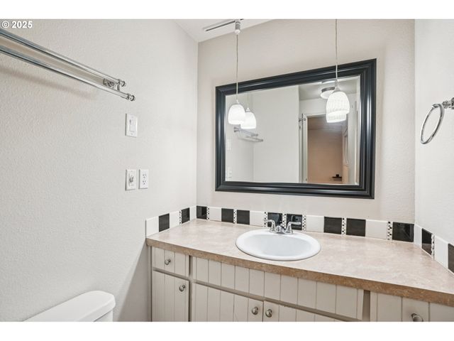 2313 Ne 156TH Ave, Vancouver, WA 98684