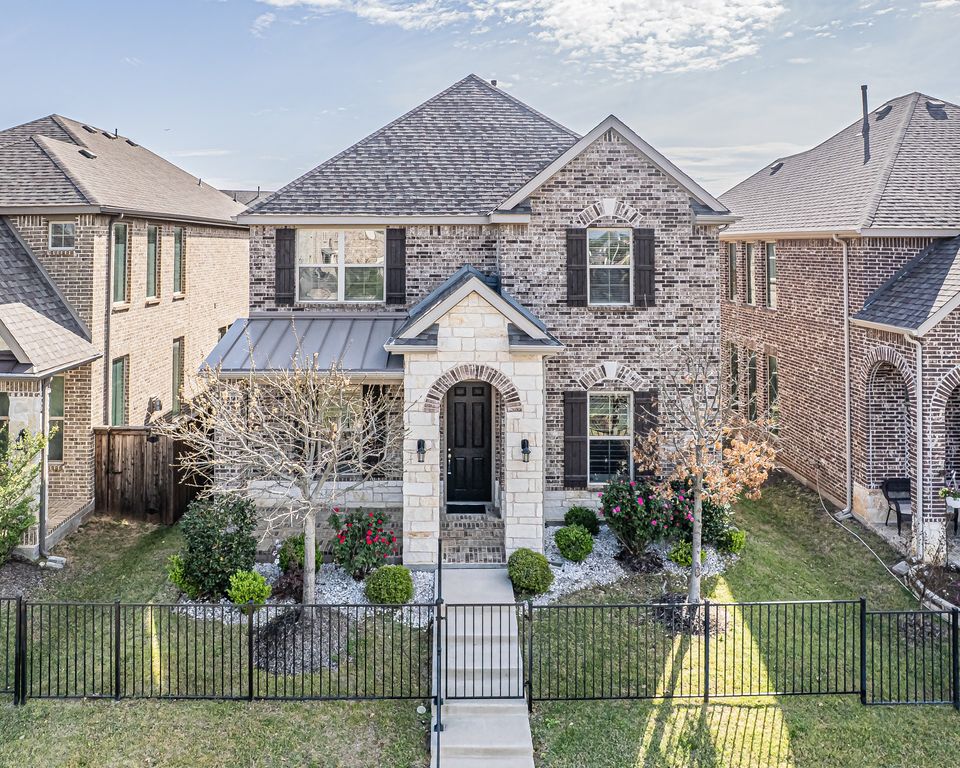 304 Adam Way, Euless, TX 76040