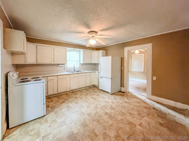 325 W Chickasaw Street, Tahlequah, OK 74464