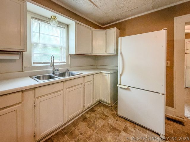 325 W Chickasaw Street, Tahlequah, OK 74464