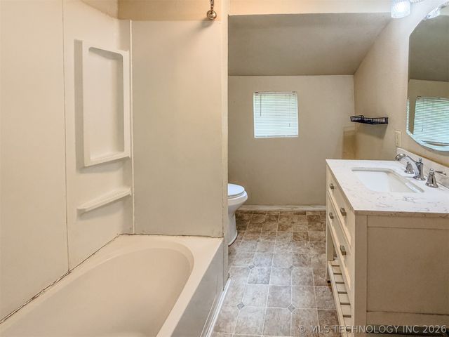 325 W Chickasaw Street, Tahlequah, OK 74464