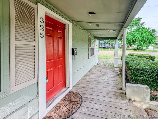 325 W Chickasaw Street, Tahlequah, OK 74464