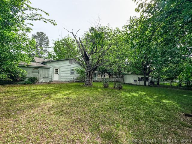 325 W Chickasaw Street, Tahlequah, OK 74464