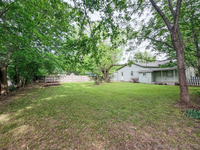 325 W Chickasaw Street, Tahlequah, OK 74464