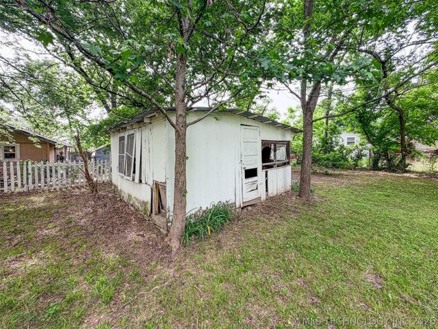 325 W Chickasaw Street, Tahlequah, OK 74464