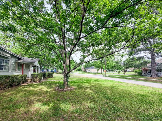 325 W Chickasaw Street, Tahlequah, OK 74464