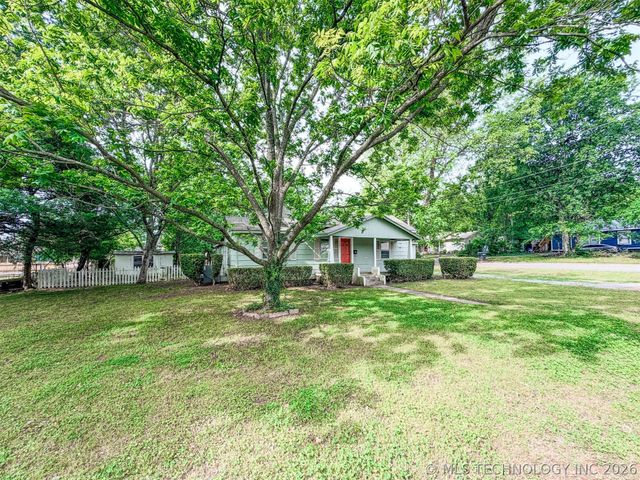 325 W Chickasaw Street, Tahlequah, OK 74464