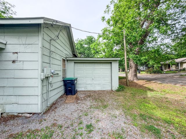 325 W Chickasaw Street, Tahlequah, OK 74464