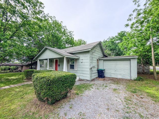 325 W Chickasaw Street, Tahlequah, OK 74464