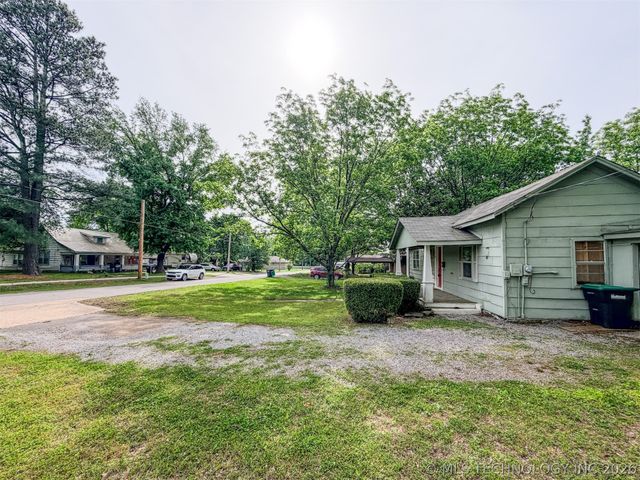 325 W Chickasaw Street, Tahlequah, OK 74464