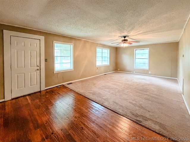 325 W Chickasaw Street, Tahlequah, OK 74464