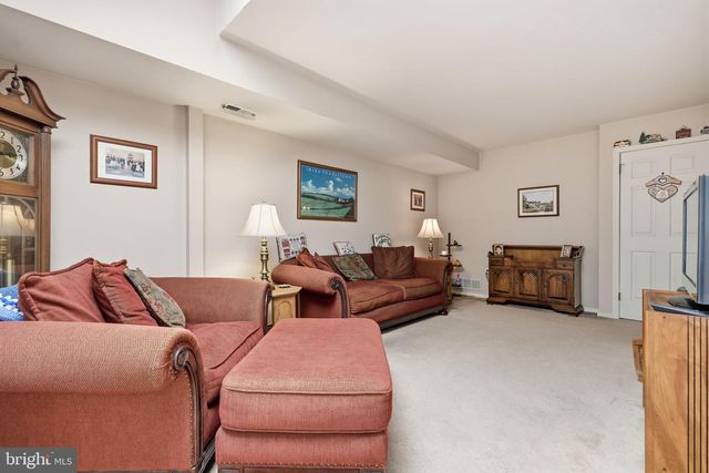 30 S TIMBER RD, Holland, PA 18966