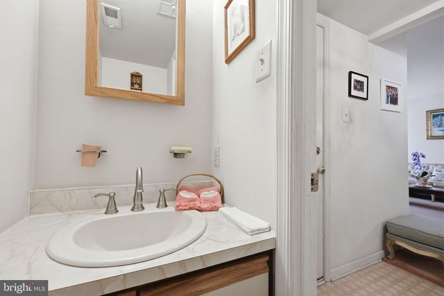 30 S TIMBER RD, Holland, PA 18966