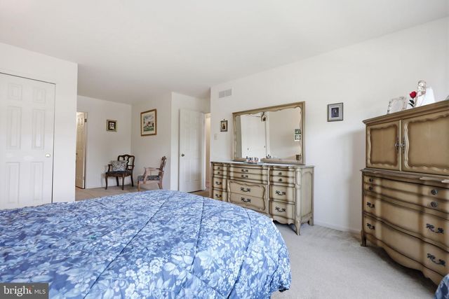 30 S TIMBER RD, Holland, PA 18966