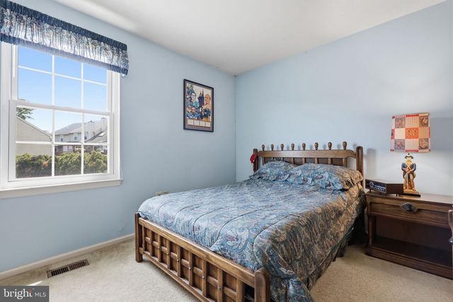 30 S TIMBER RD, Holland, PA 18966