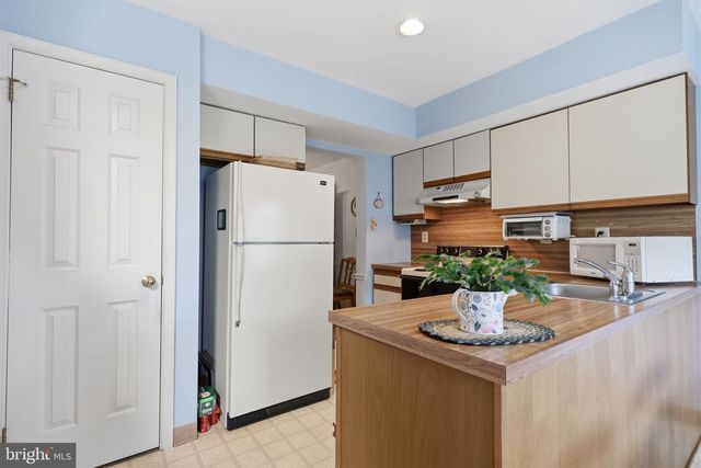 30 S TIMBER RD, Holland, PA 18966