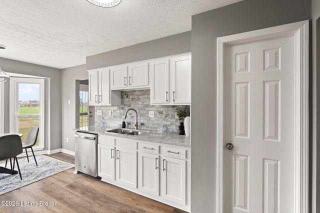 4506 Starks Dr, Louisville, KY 40218