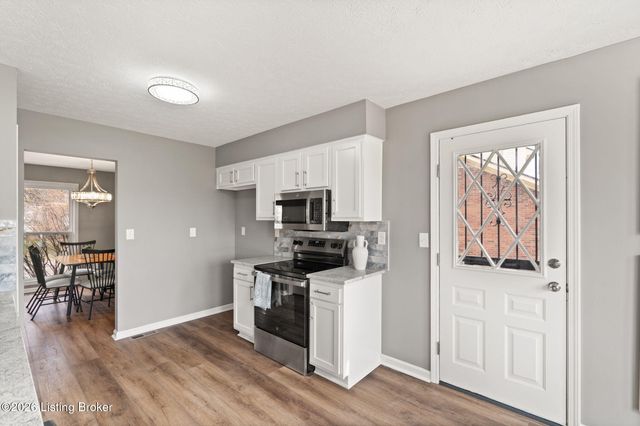 4506 Starks Dr, Louisville, KY 40218