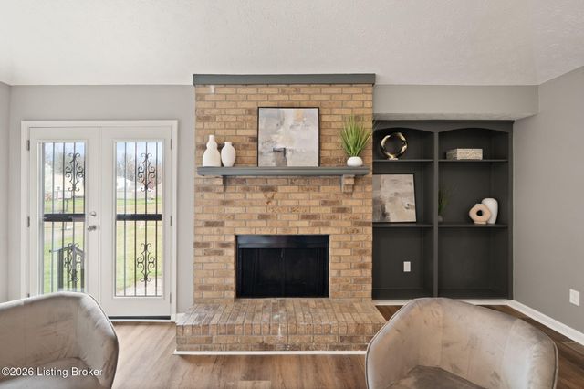 4506 Starks Dr, Louisville, KY 40218