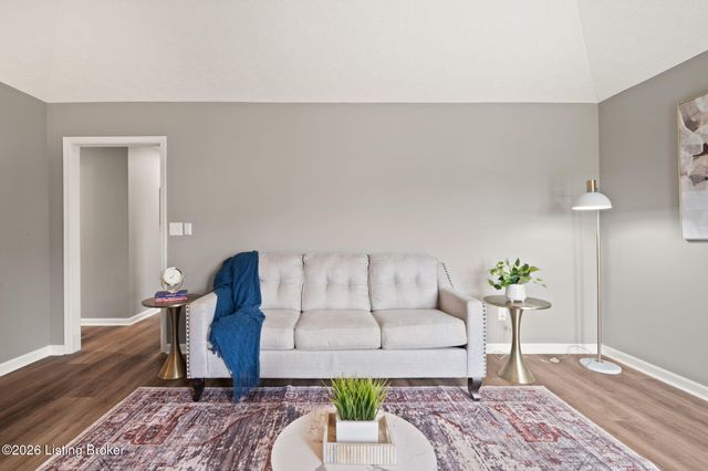 4506 Starks Dr, Louisville, KY 40218