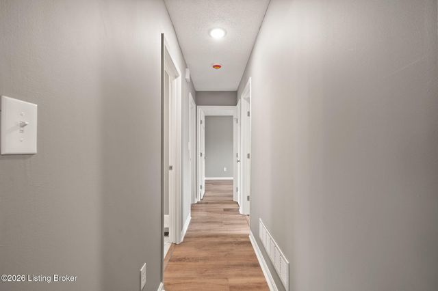 4506 Starks Dr, Louisville, KY 40218