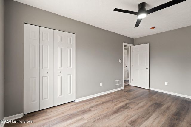 4506 Starks Dr, Louisville, KY 40218