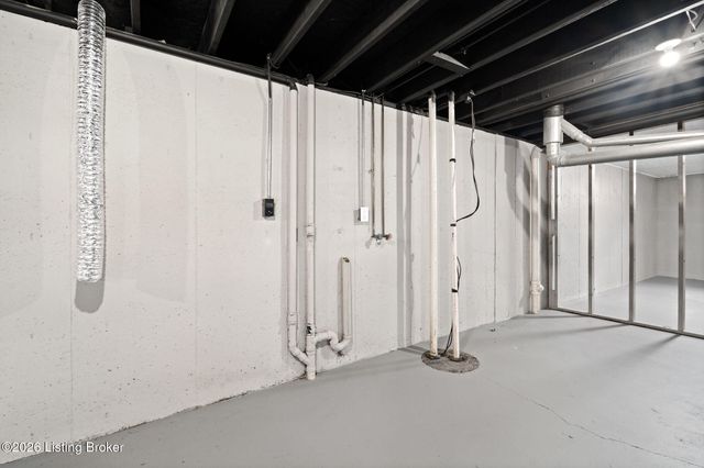 4506 Starks Dr, Louisville, KY 40218