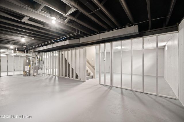 4506 Starks Dr, Louisville, KY 40218