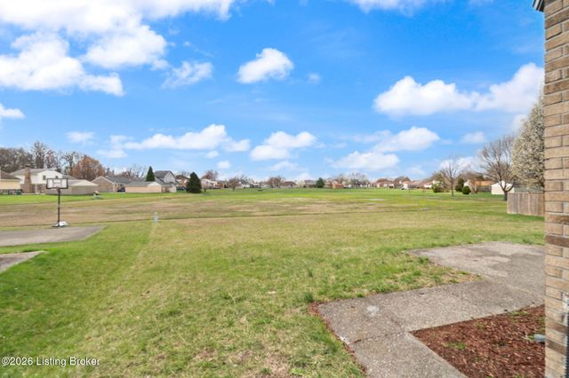 4506 Starks Dr, Louisville, KY 40218