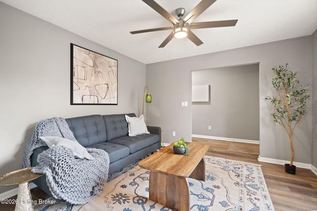 4506 Starks Dr, Louisville, KY 40218